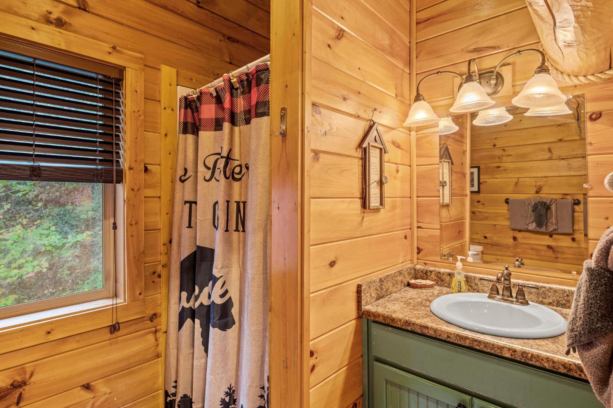 Relaxation Retreat - Pickleball Cabin - Wi-Fi, Fire Pit With Bar, Ev, Game Room, Hot Tub, Pool Access - Mins To Pf Sevierville Exterior foto